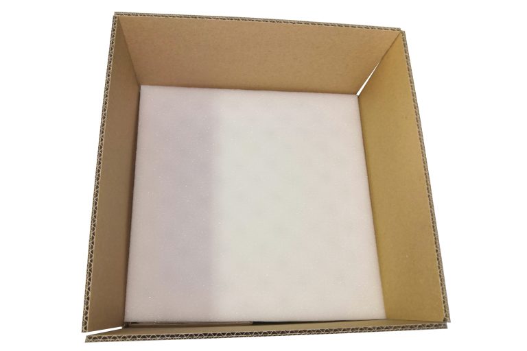 EMBALLAGE 4 POTS 3 Box mousse avant fermeture